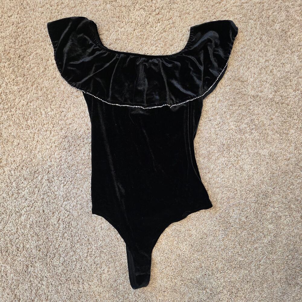 iris black velvet off shoulder bodysuit with crystals on ruffle sz S